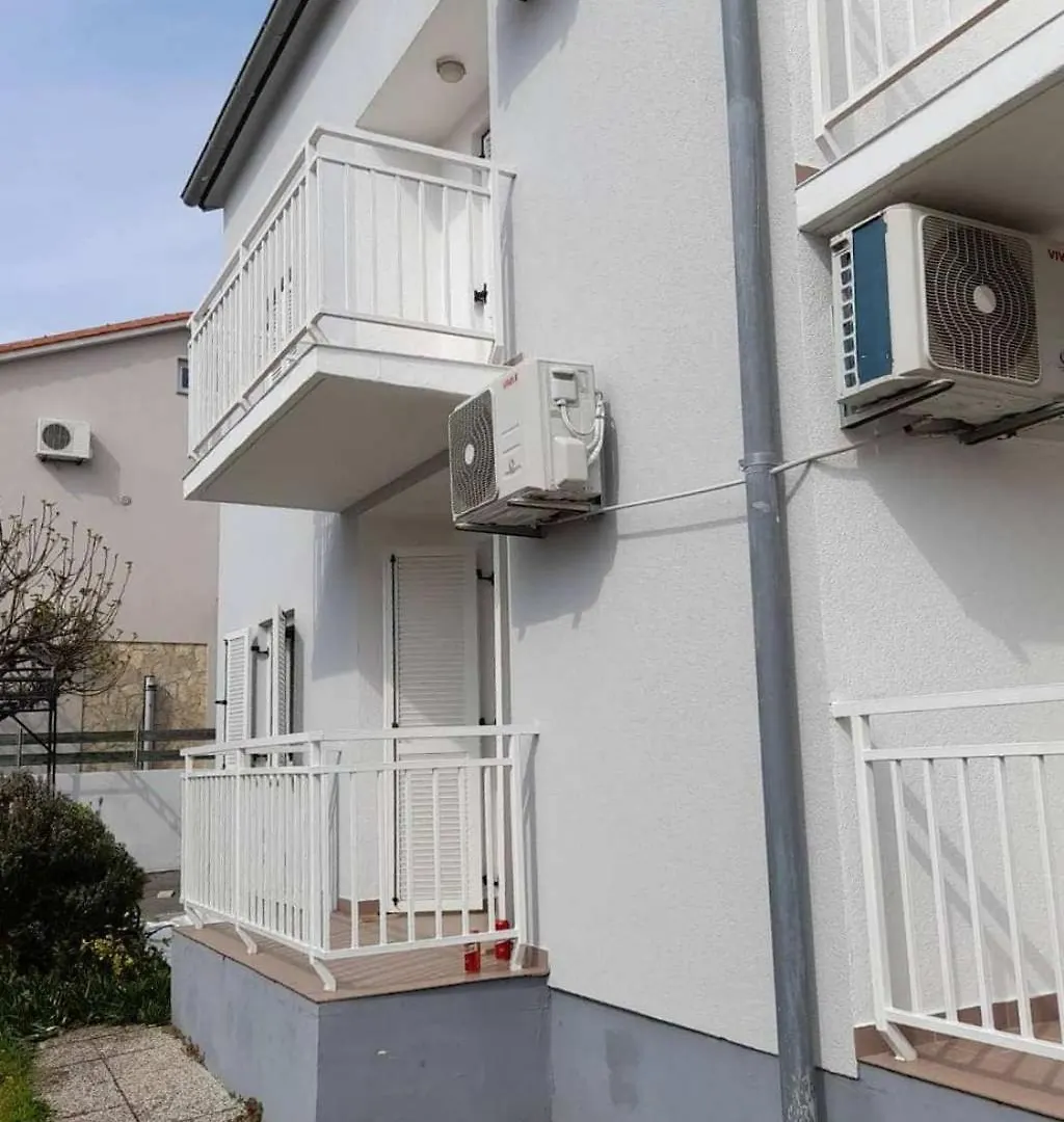 Apartments With A Parking Space Njivice, Krk - 21773 Njivice