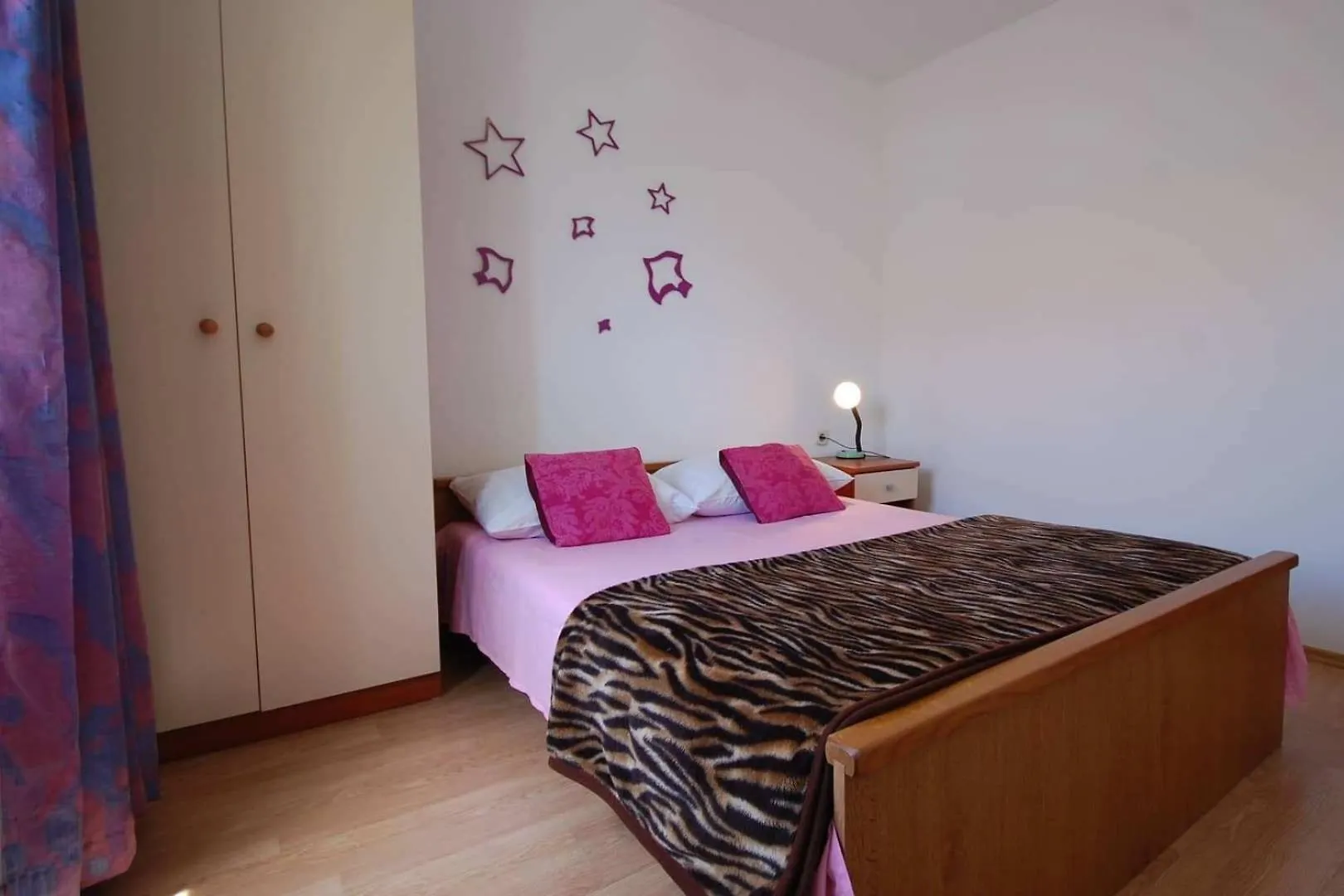 Apartments With A Parking Space Njivice, Krk - 21773 Croatia
